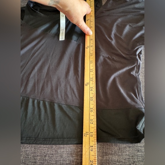 Lululemon No Inhibitions Tee
Black Size 10 - Picture 11 of 11